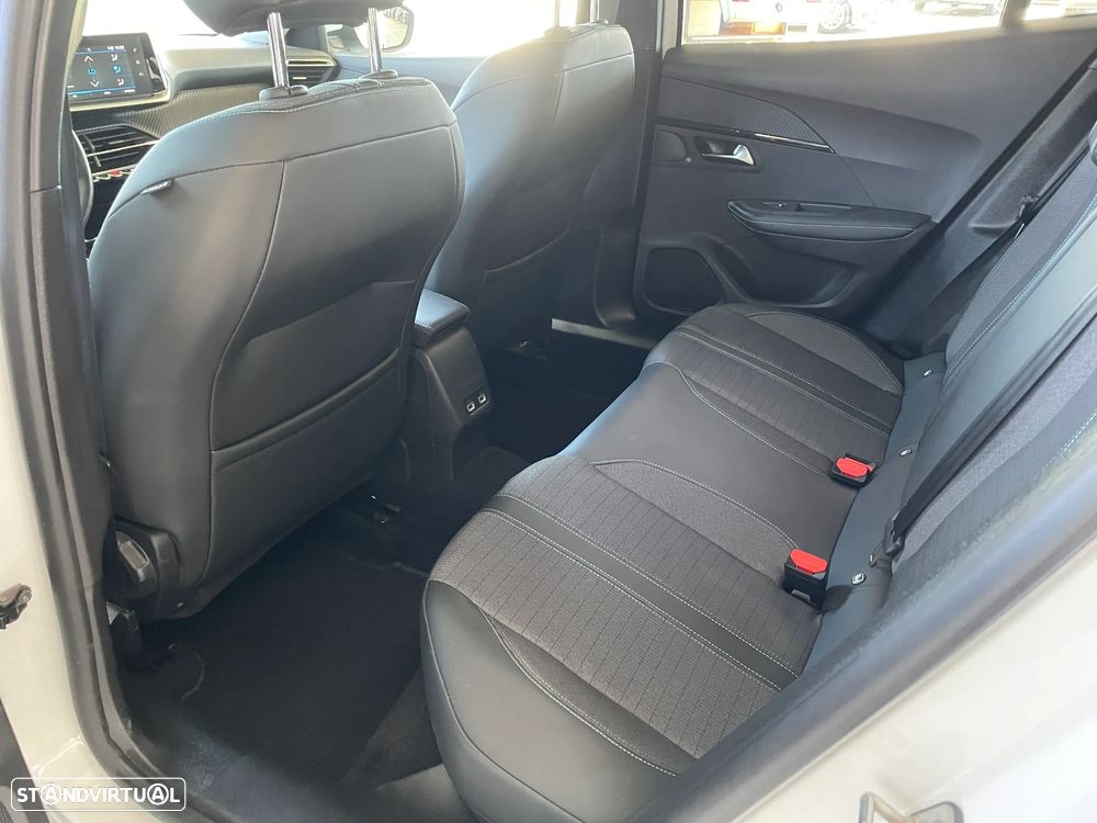 Peugeot 2008 1.2 PureTech Allure Pack - 12