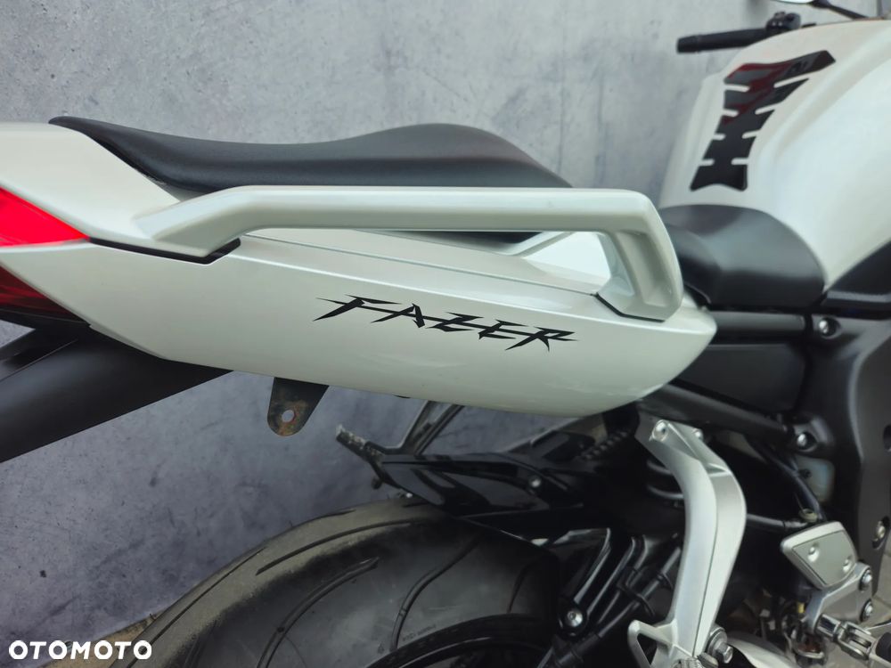 Yamaha FZ - 17