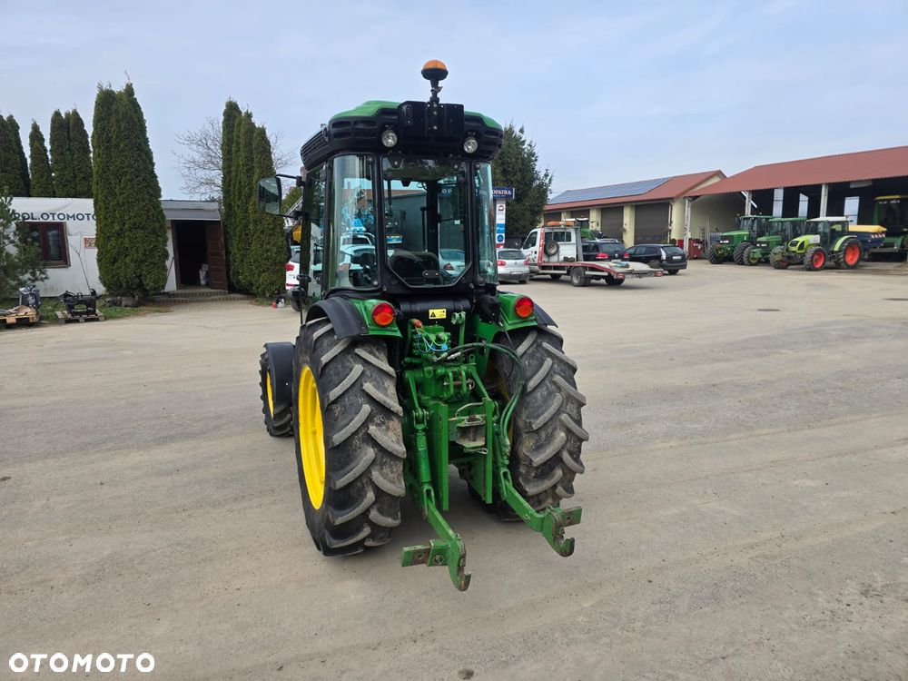 John Deere 5090GV - 5