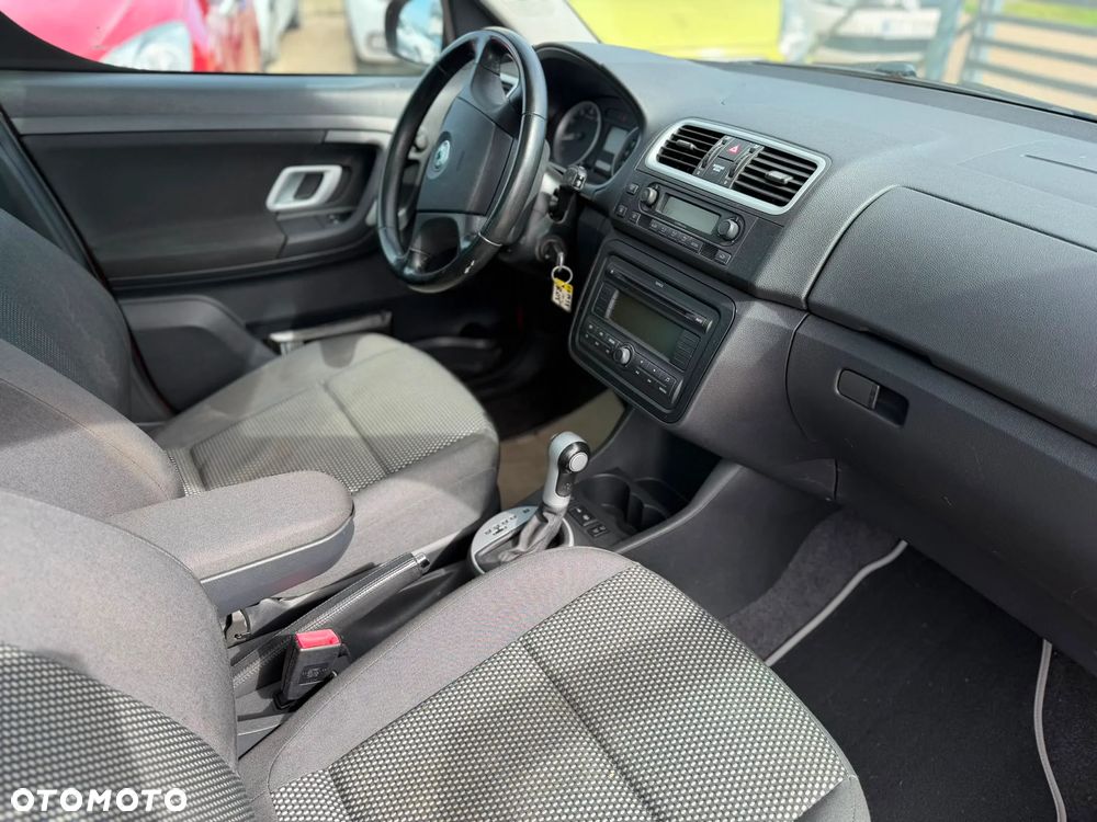 Skoda Roomster 1.6 16V Tiptronic Scout - 10