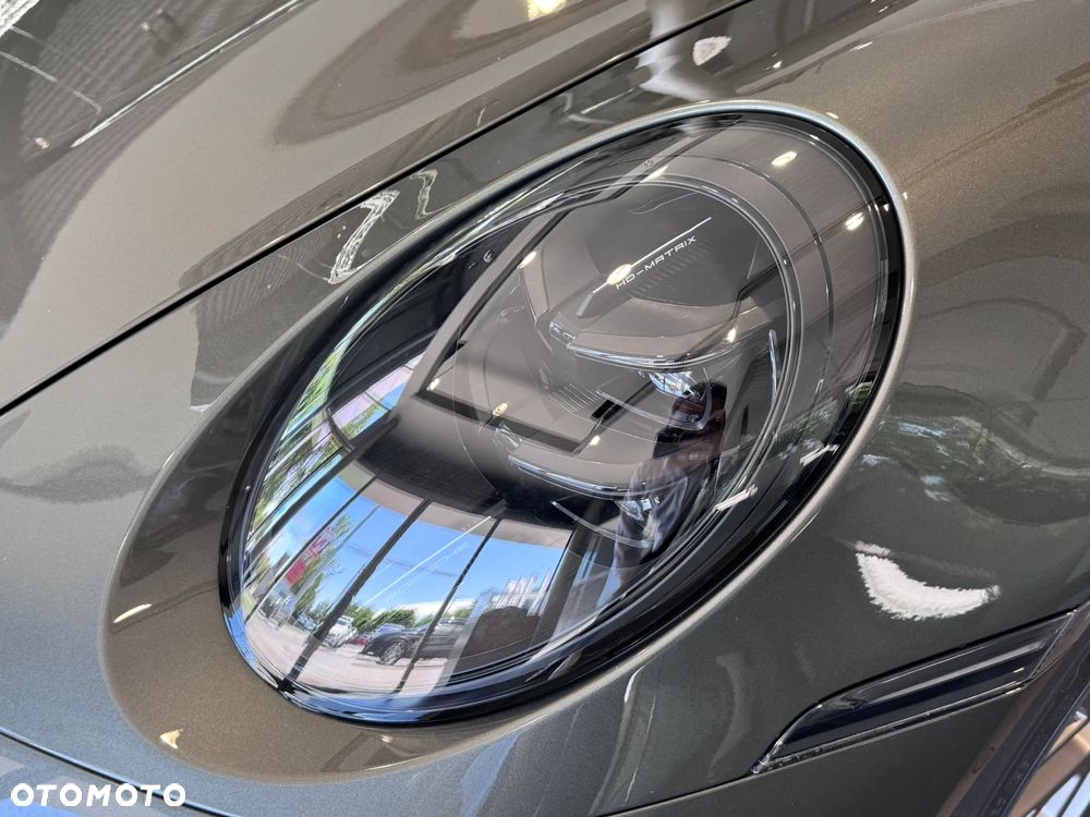 Porsche 911 Carrera 4S - 8