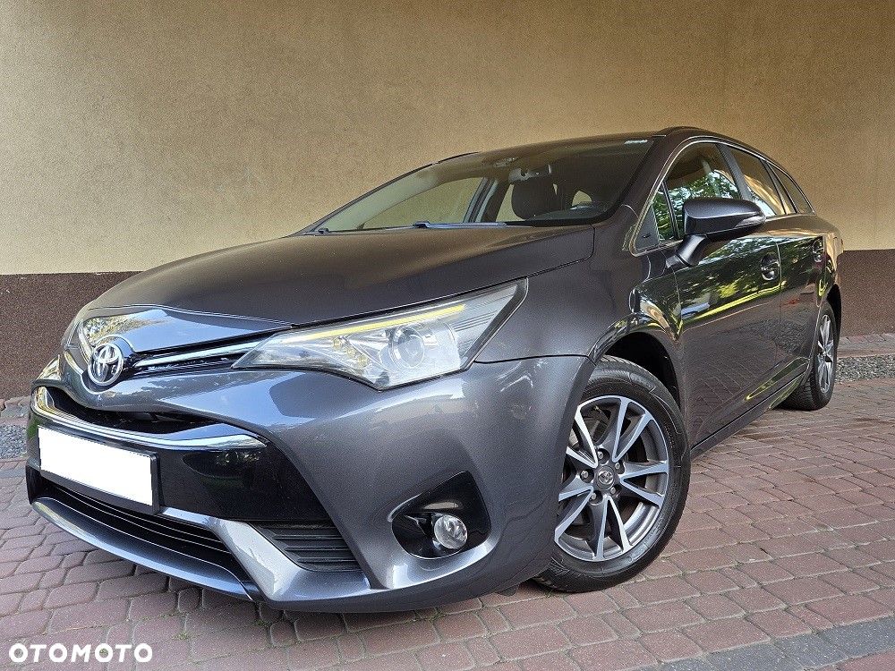 Toyota Avensis 1.8 Comfort - 3