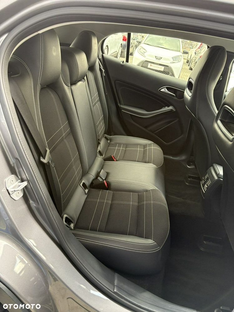 Mercedes-Benz GLA - 18