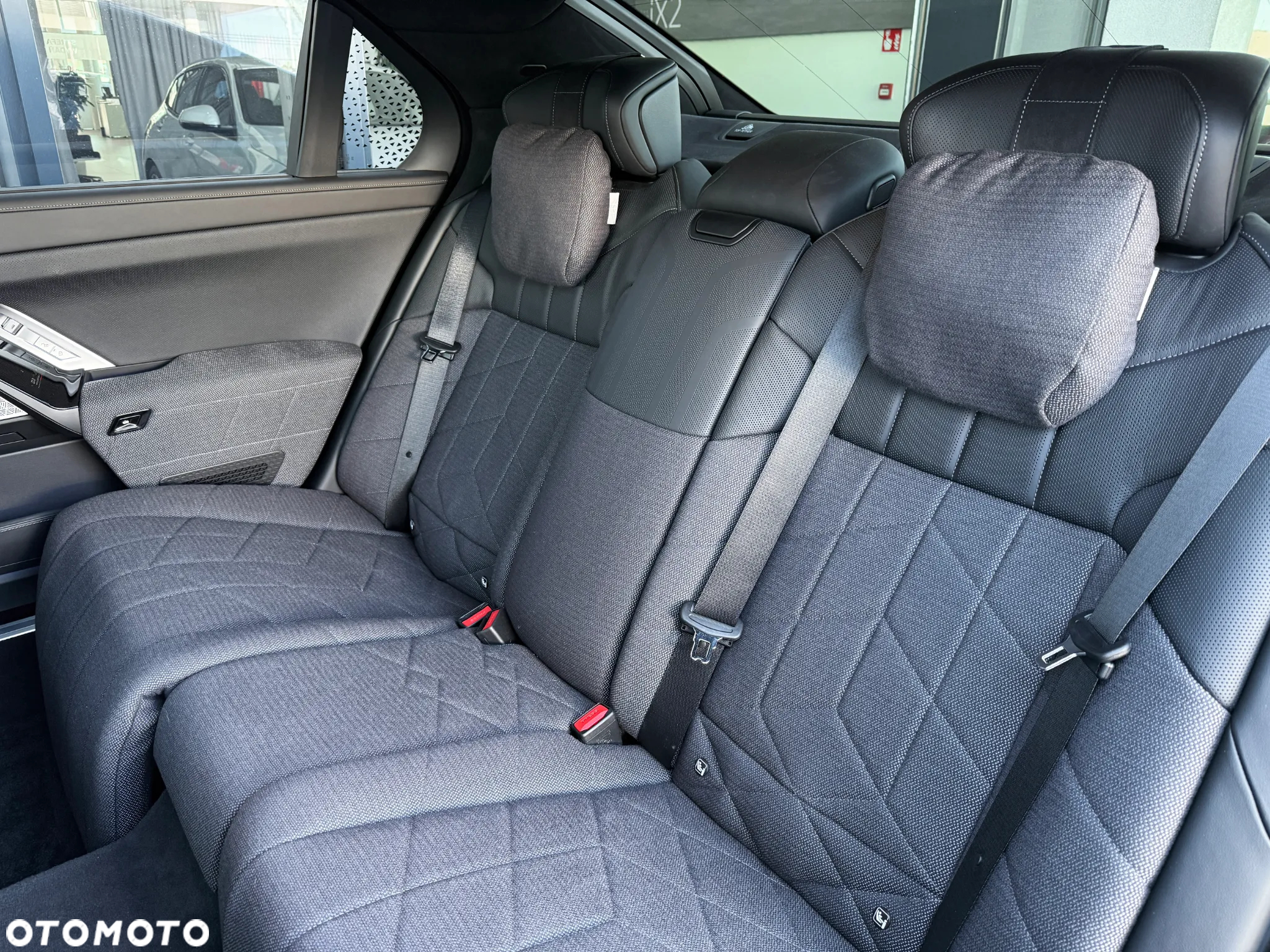 BMW Seria 7 - 31