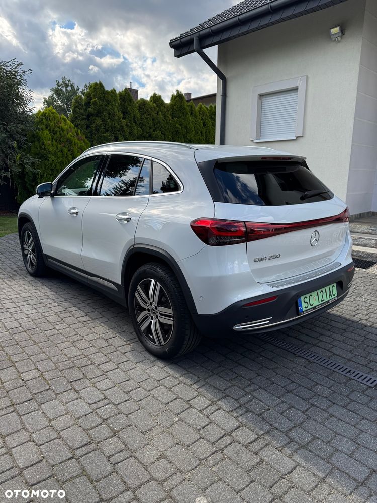 Mercedes-Benz EQA - 3
