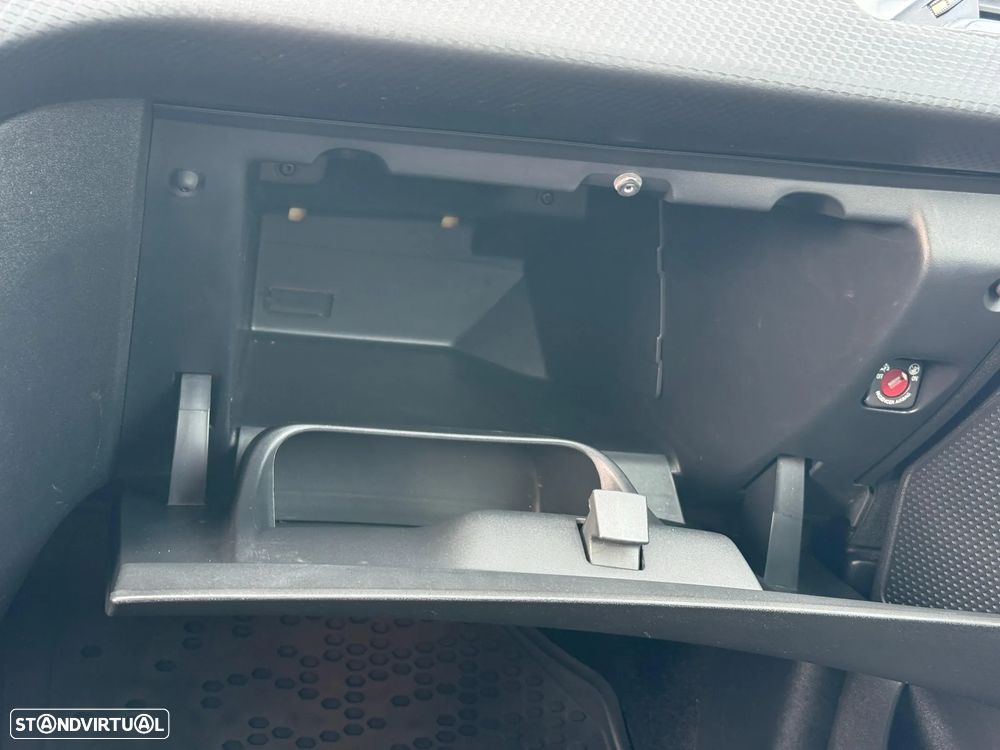 Peugeot 2008 1.2 PureTech Allure - 3