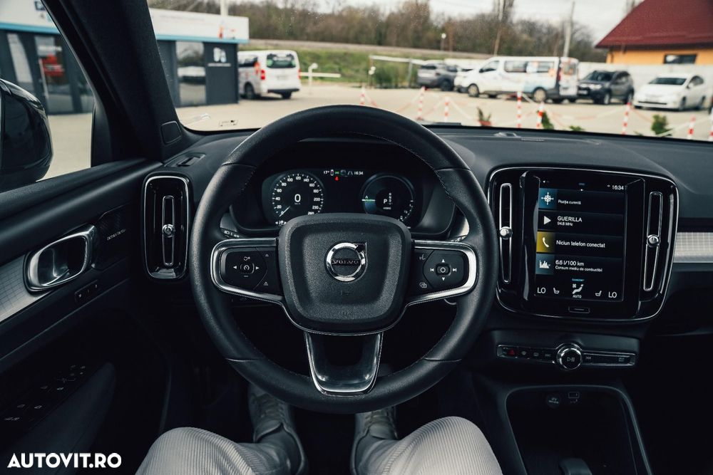 Volvo XC 40 Recharge T5 Twin Engine AT7 R-Design Expression - 12