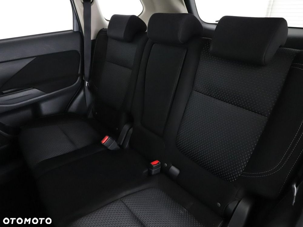 Mitsubishi Outlander 2.0 2WD CVT Edition+ - 17