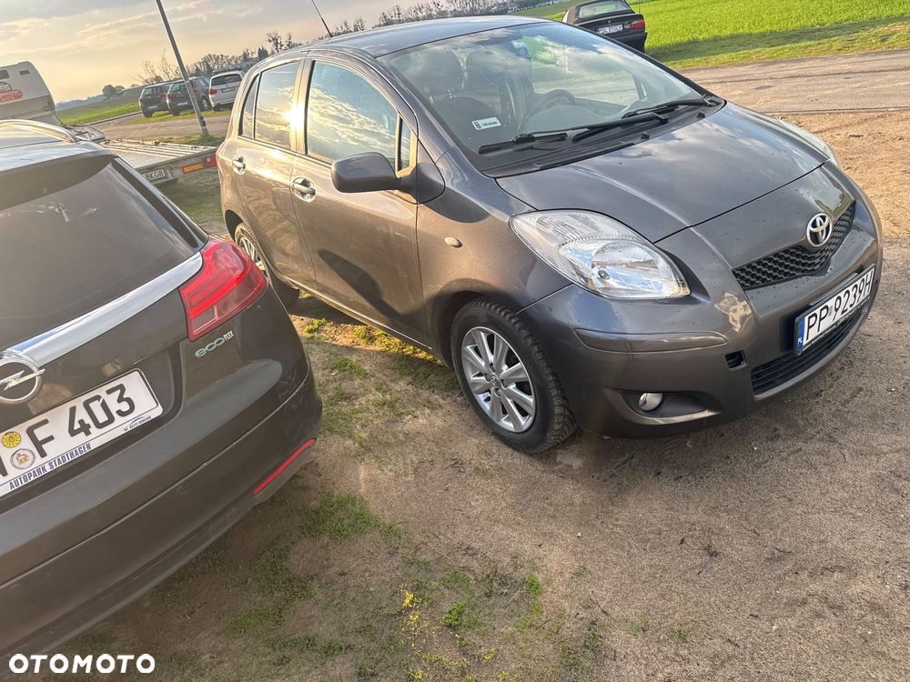 Toyota Yaris 1.4 D-4D Prestige - 8