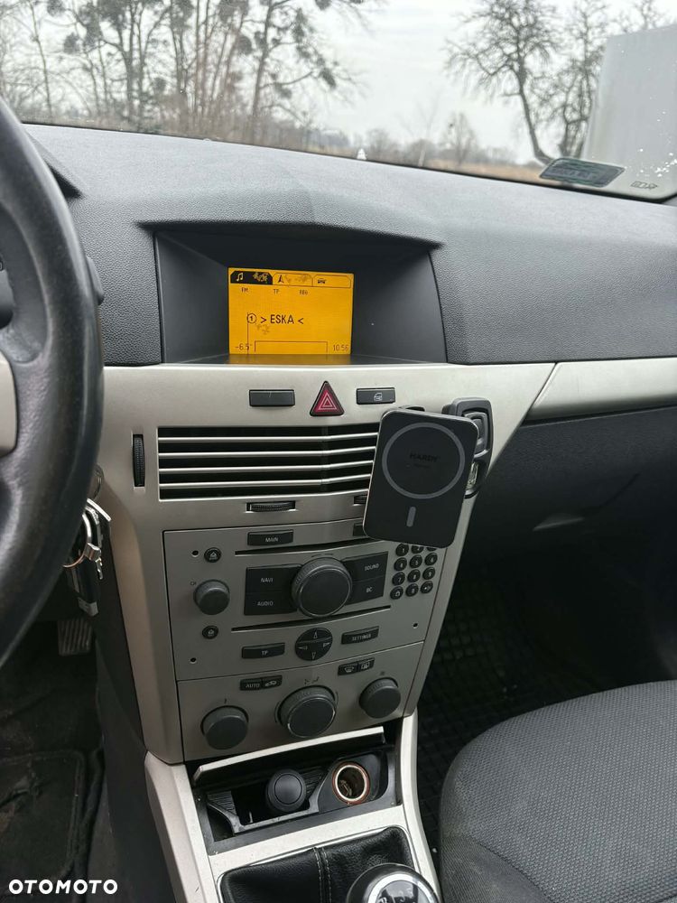 Opel Astra 1.7 CDTI DPF NAVI - 9