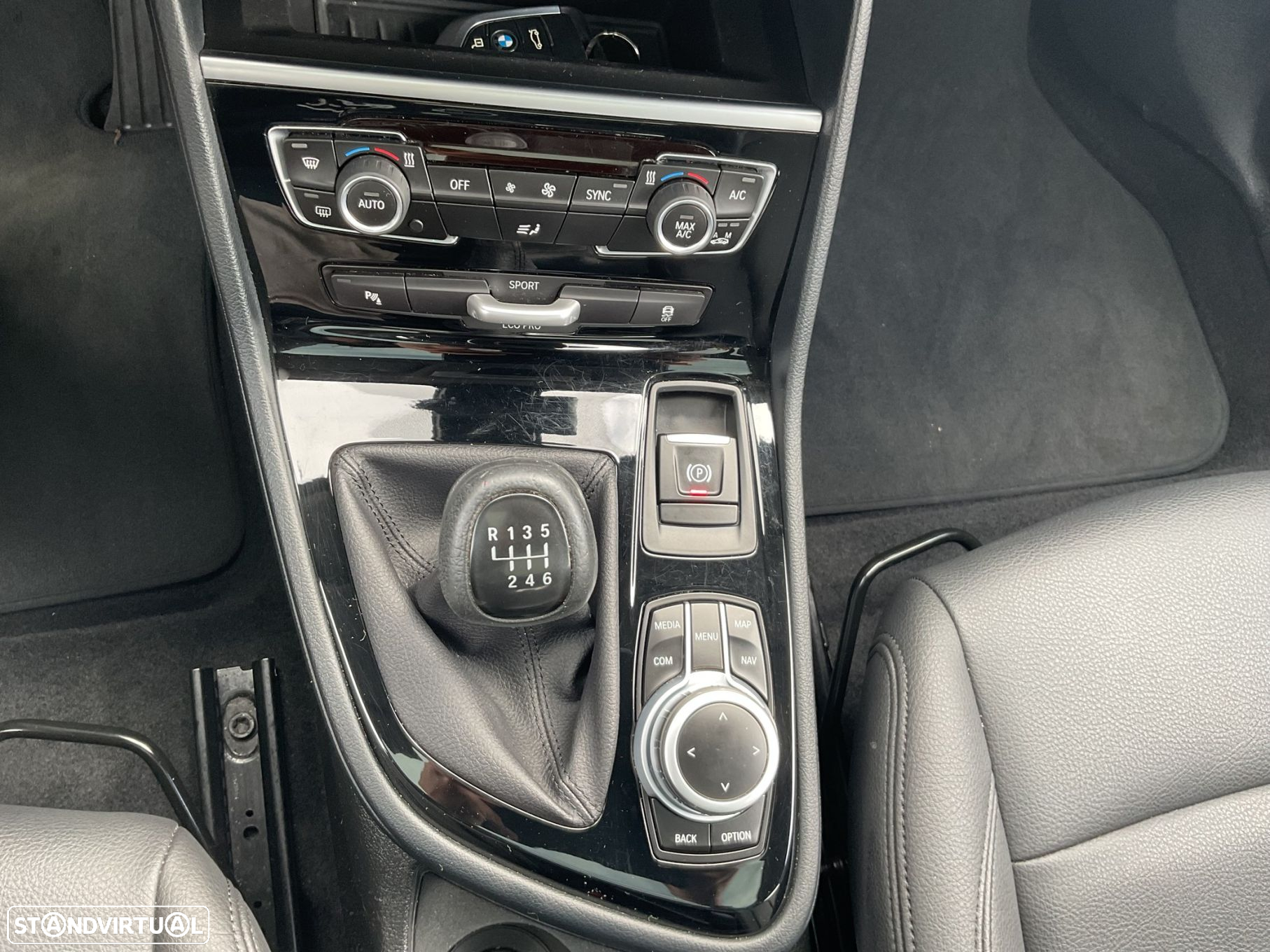 BMW 216 Active Tourer d Advantage - 30