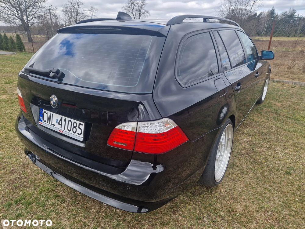 BMW Seria 5 525d - 22