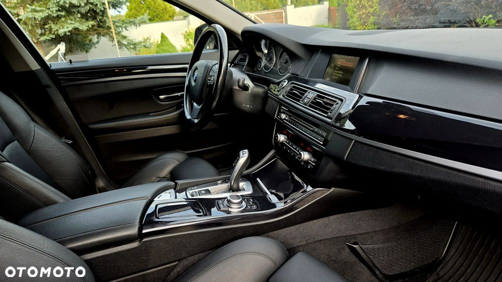 BMW Seria 5 520d Luxury Line - 12