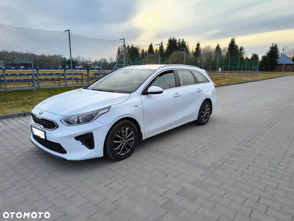 Kia Ceed 1.6 CRDi SCR GT-Line - 3