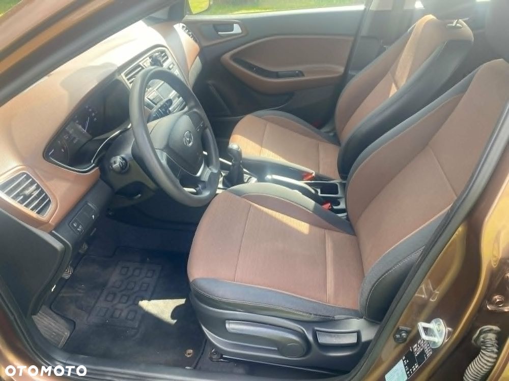 Hyundai i20 1.2 BlueDrive Classic + - 11