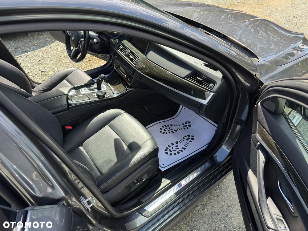 BMW Seria 5 528i xDrive - 12