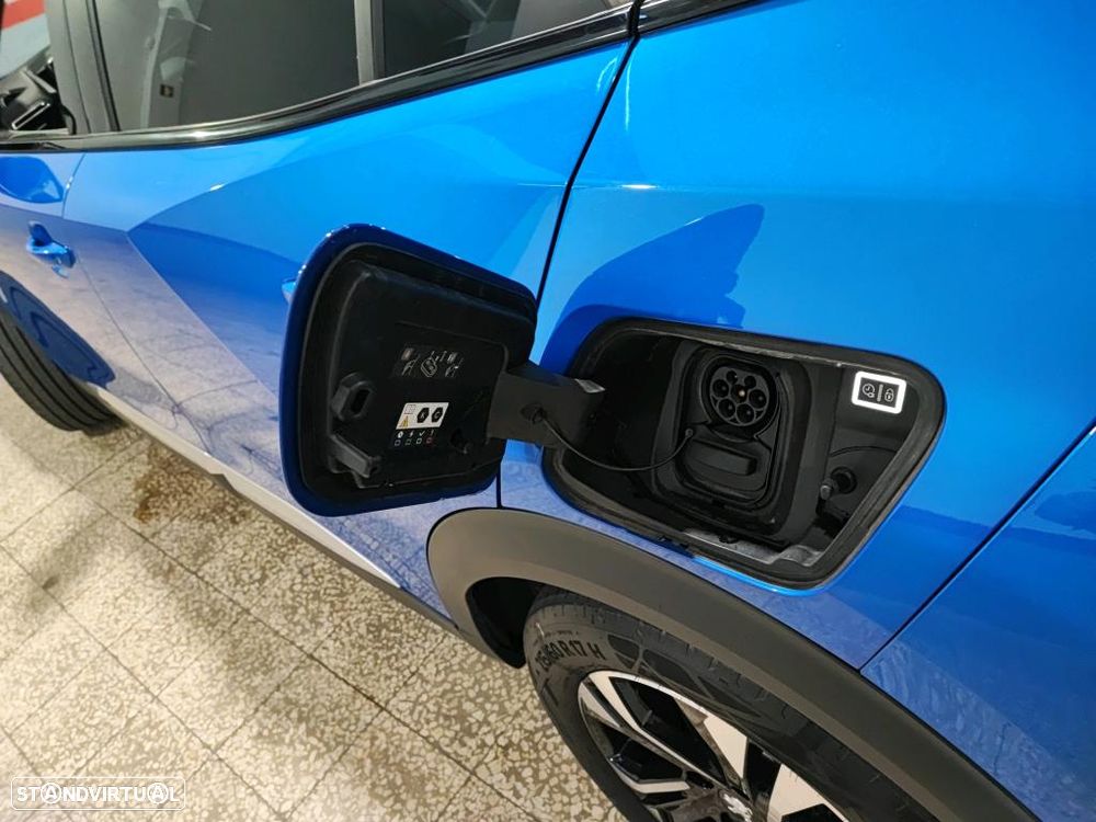 Peugeot e-2008 50 kWh GT - 11