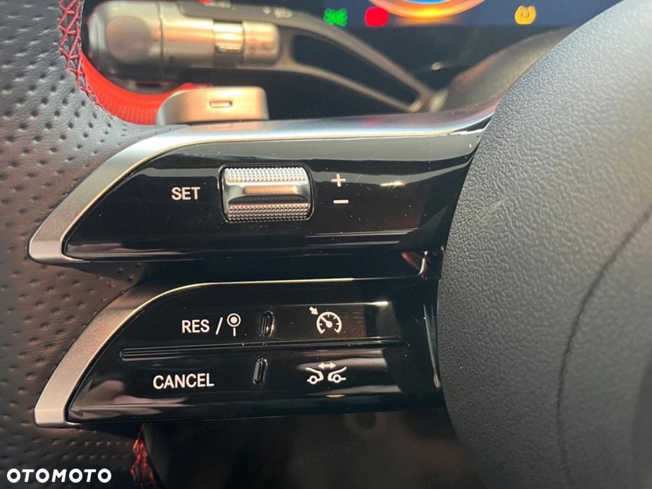 Mercedes-Benz GLB 220 mHEV 4-Matic 8G-eDCT - 13