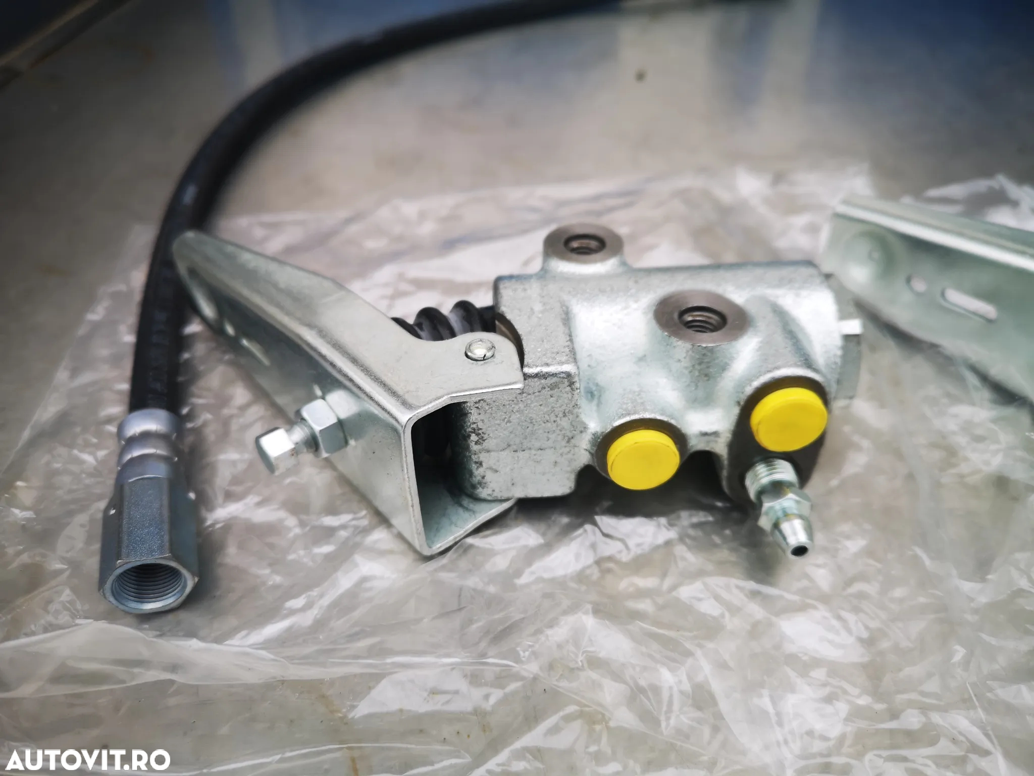 NISSAN ATLEON DISRIBUITOR REGULATOR REPARTITOR  Supapă de detectare a sarcinii de frânare L35 ECO-T EBRO - 25