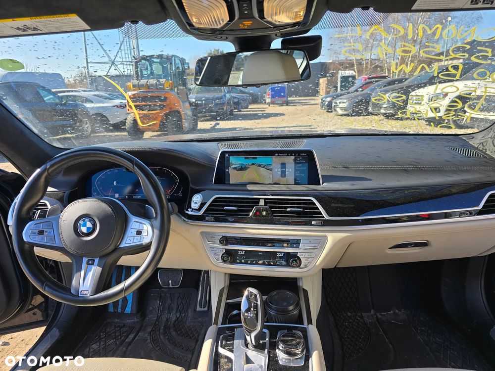 BMW Seria 7 750i xDrive - 12