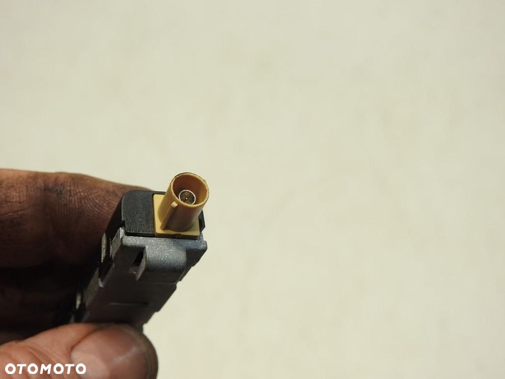 WZMACNIACZ ANTENY VW GOLF VI 5K0035552A - 4