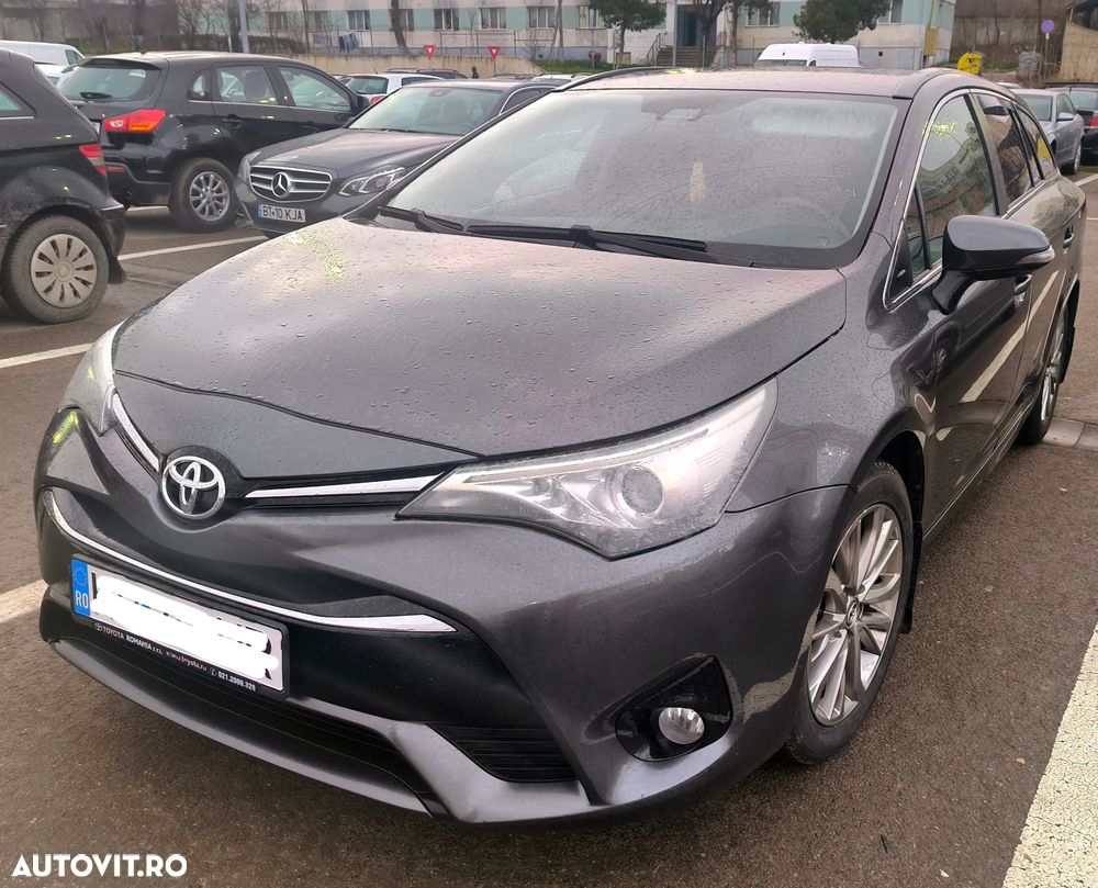 Toyota Avensis 2.0 D-4D Elegance - 2