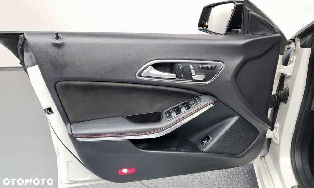 Mercedes-Benz CLA - 15
