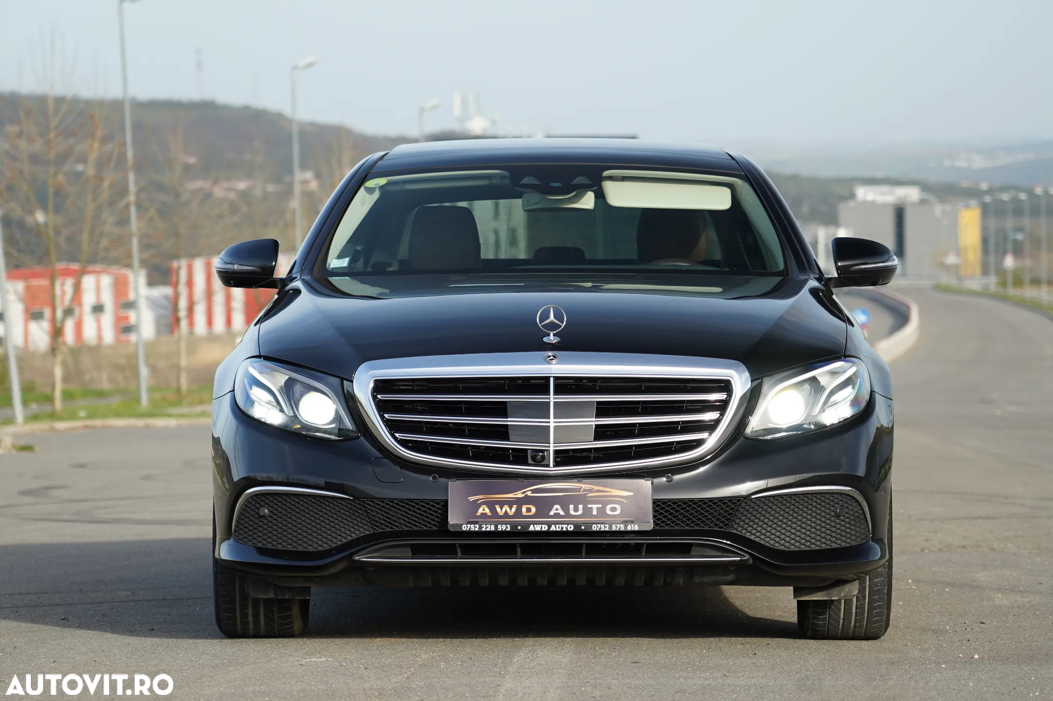 Mercedes-Benz E 220 d 9G-TRONIC Exclusive - 26