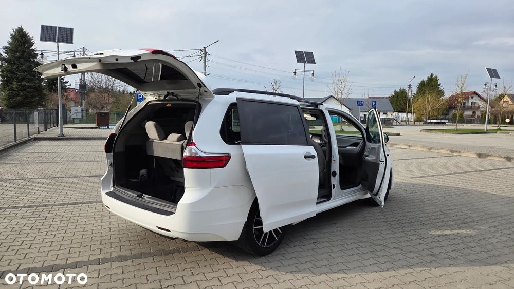 Toyota Sienna - 26