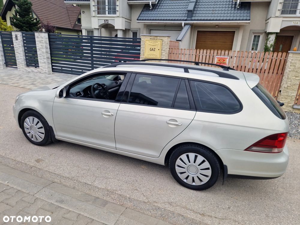 Volkswagen Golf - 1