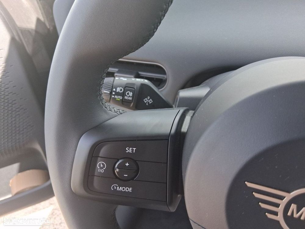 MINI 3 Portas Cooper E Favoured M - 12