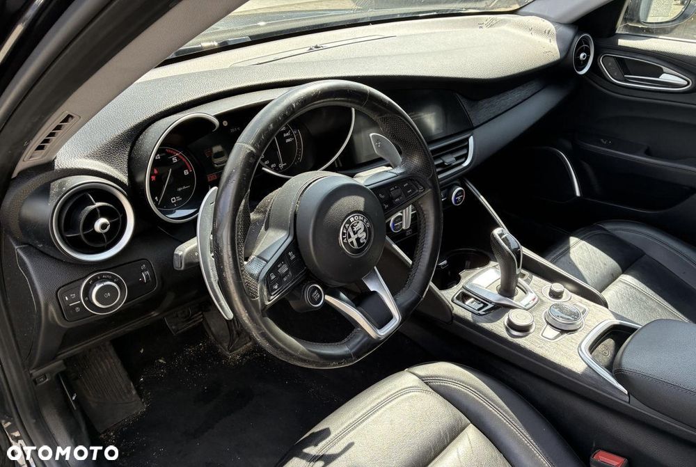 Alfa Romeo Giulia 2.2 D Turbo - 9