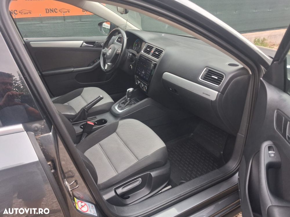 Volkswagen Jetta - 9