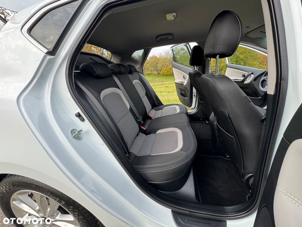 Kia Ceed 1.6 GDI Platinum Edition - 29