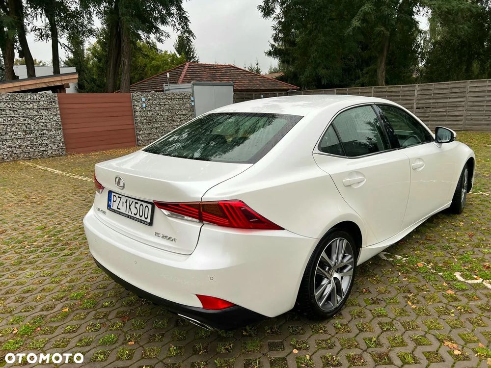 Lexus IS 200t Elite - 9