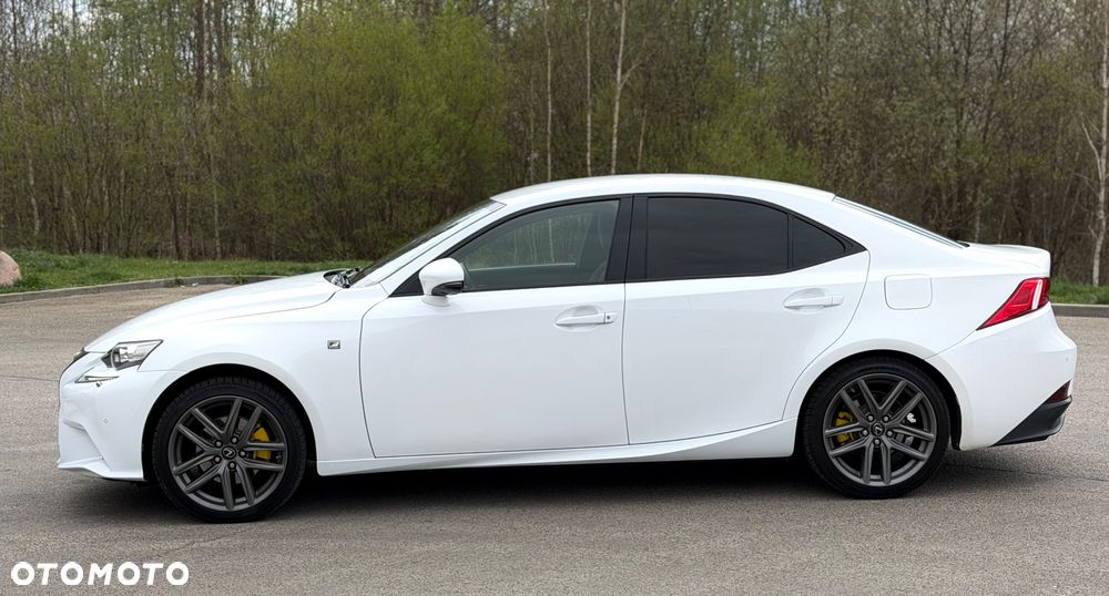 Lexus IS 300h F Sport - 15