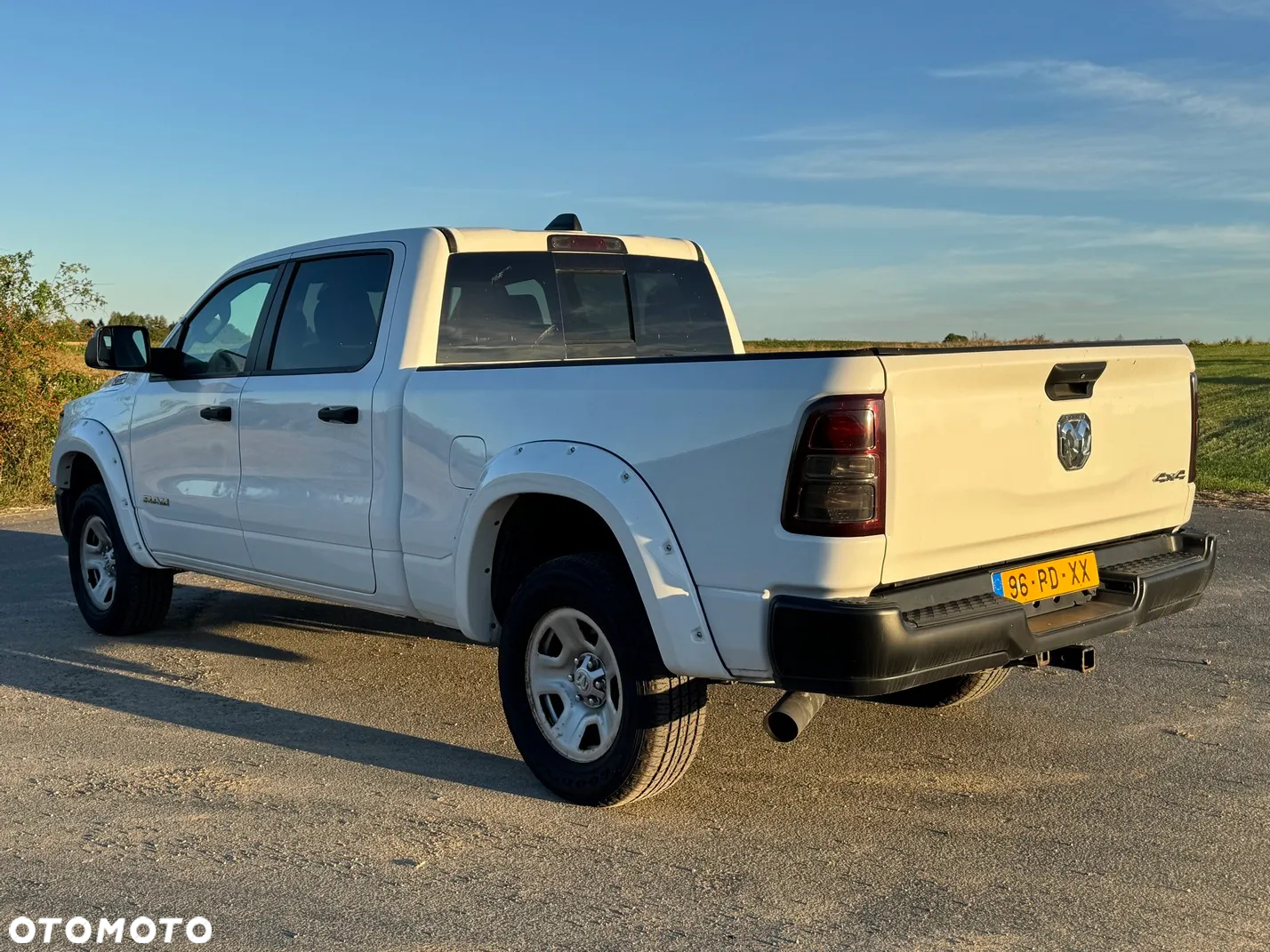 Dodge RAM 1500 5.7 4x4 - 8