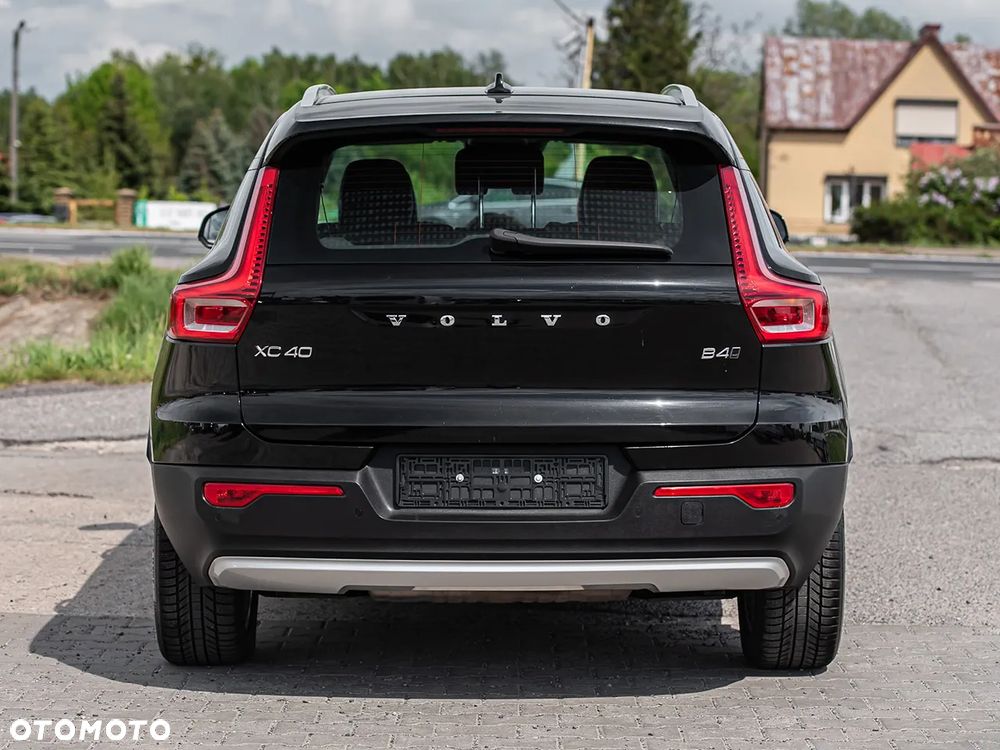 Volvo XC 40 B4 B AWD R-Design - 11
