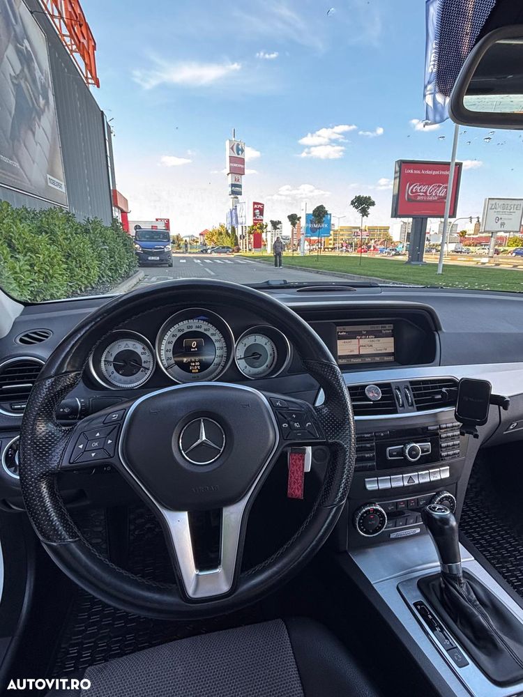 Mercedes-Benz C - 12