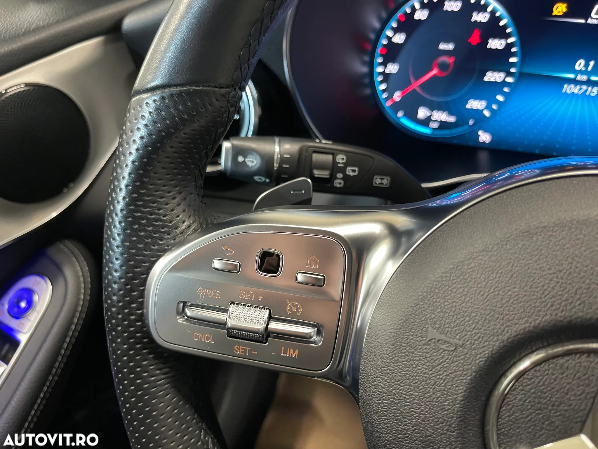 Mercedes-Benz GLC 300 d 4MATIC - 24