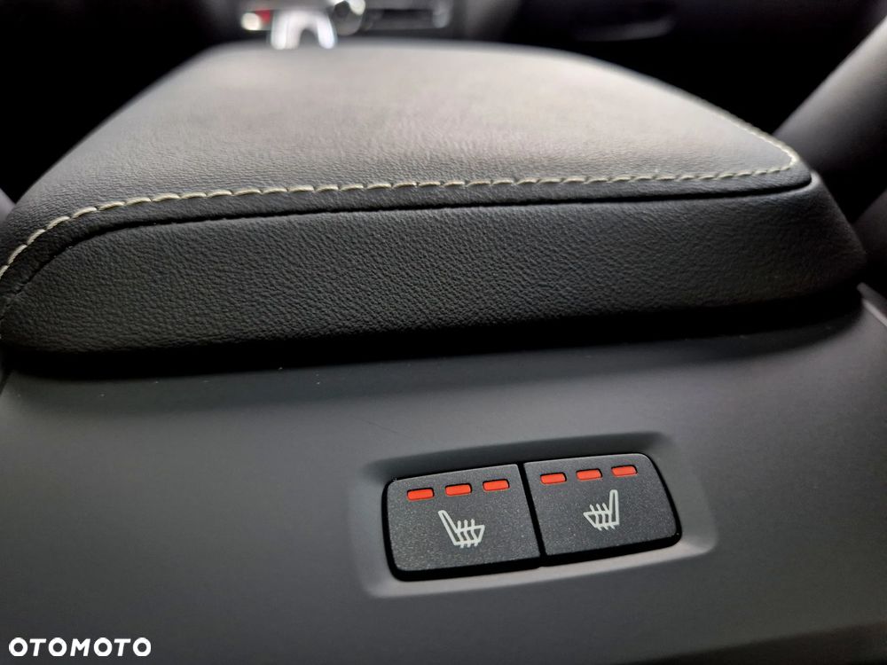 Volvo XC 60 T6 AWD Ultra Black Edition - 17