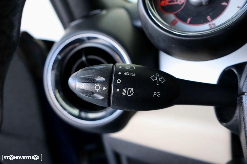 MINI Cabrio Cooper D - 16