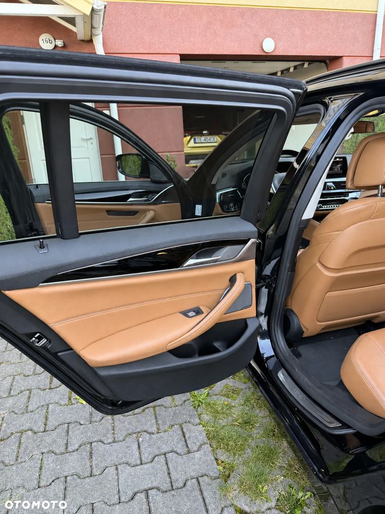 BMW Seria 5 530i xDrive Luxury Line - 16