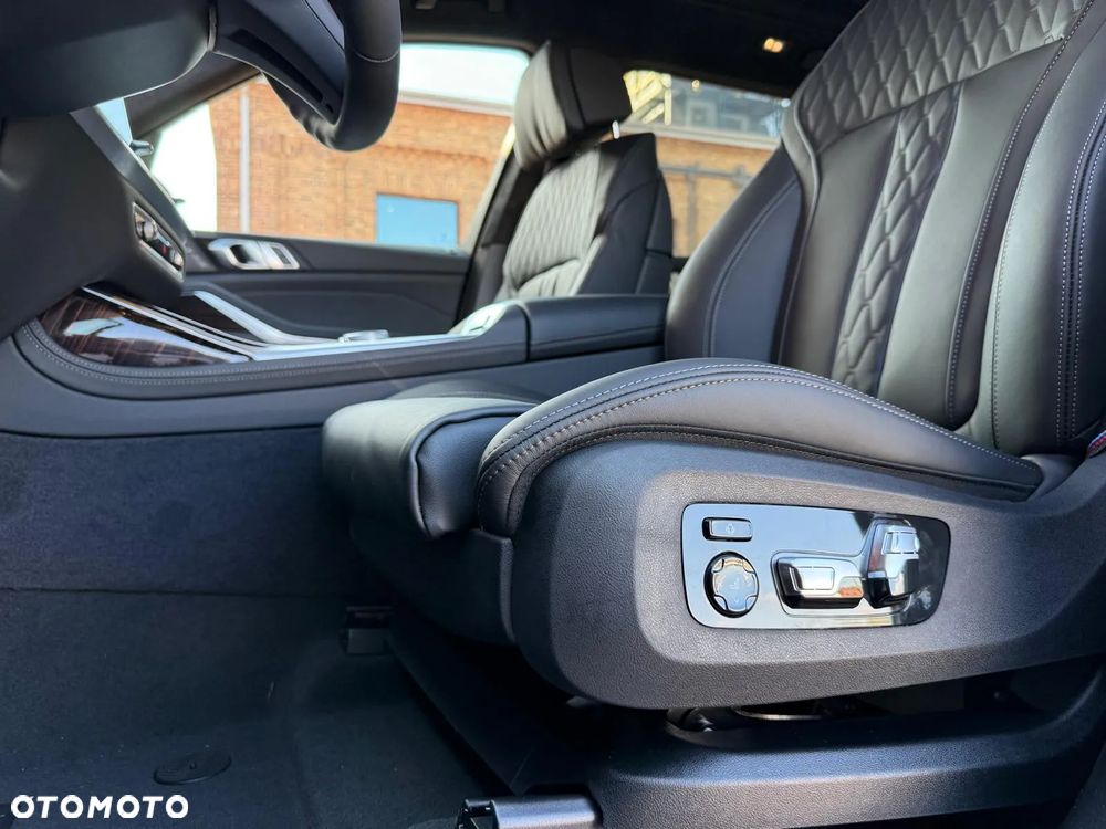 BMW X7 - 22