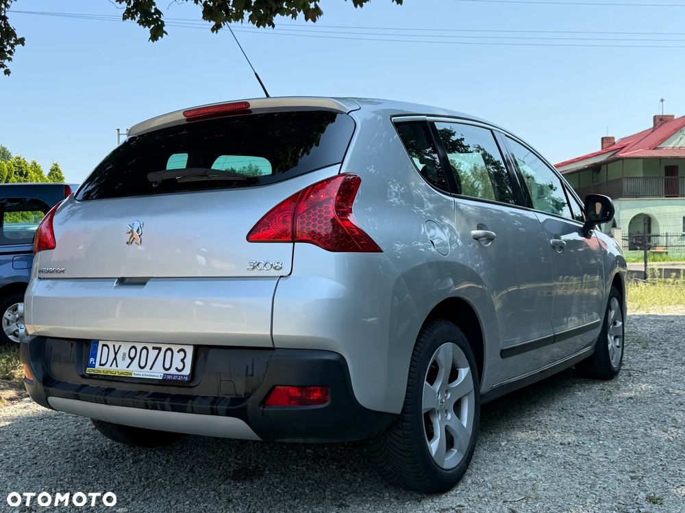 Peugeot 3008 HDi 115 Allure - 2