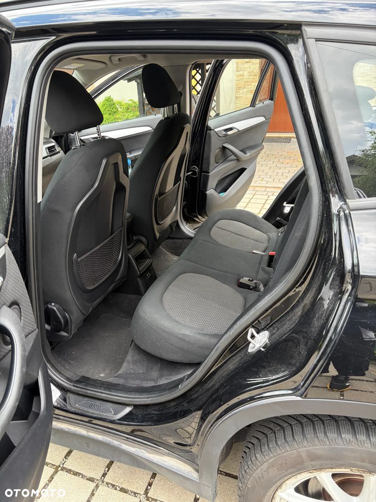 BMW X1 sDrive18i - 12