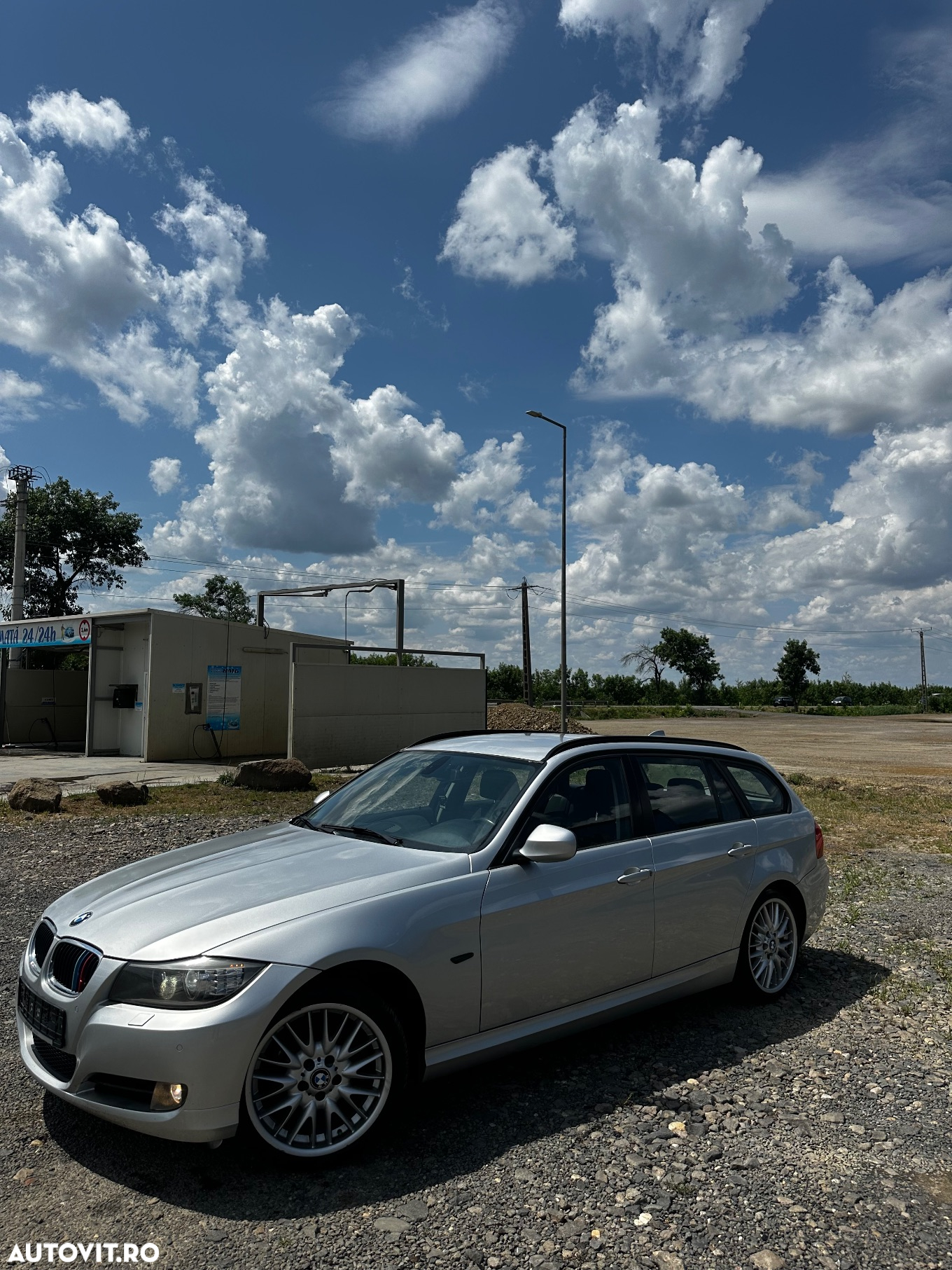 BMW Seria 3 320d DPF Touring Aut. - 2