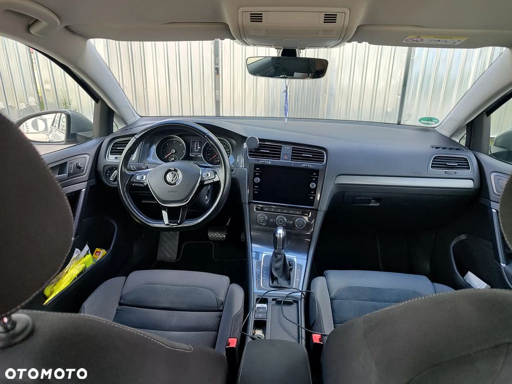 Volkswagen Golf - 14