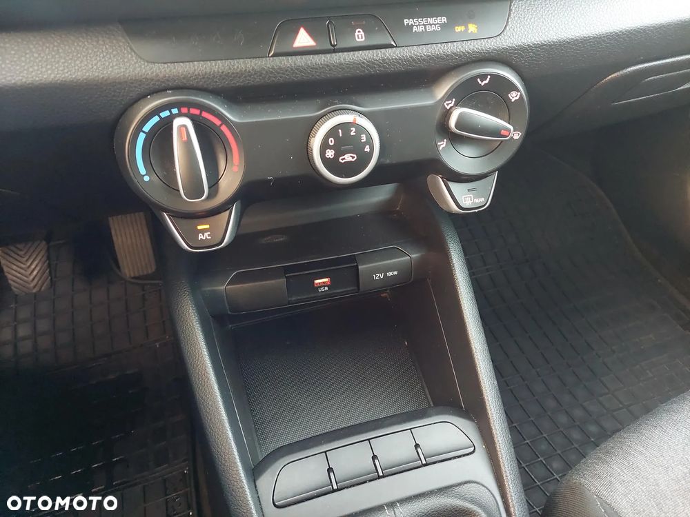 Kia Stonic 1.0 T-GDI L Business Line - 21