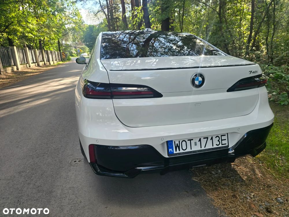BMW Seria 7 - 10
